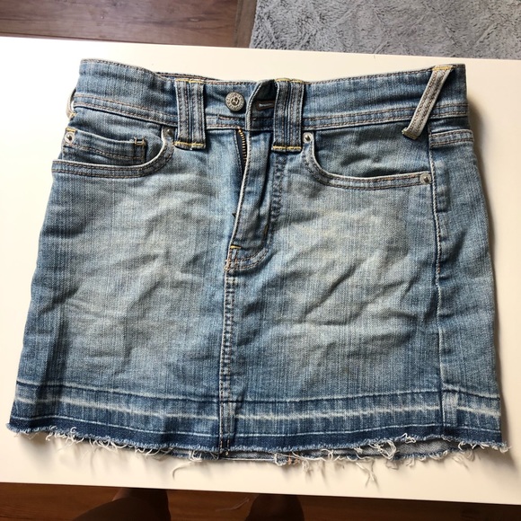 Refuge Jean Distressed Skirt Size 0 - Picture 5 of 5